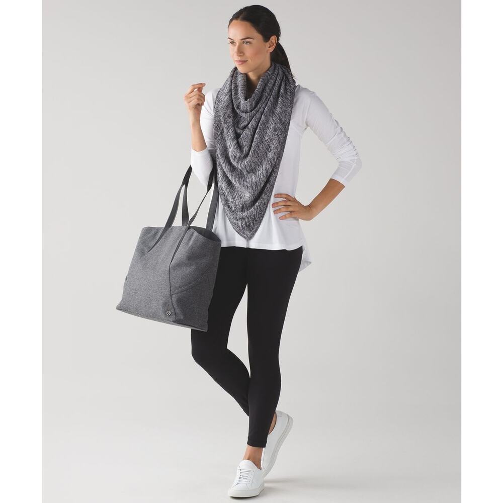 Lululemon Cashmere Blend Mantra Scarf Heathered Black Size‎ One Size - Picture 2 of 11